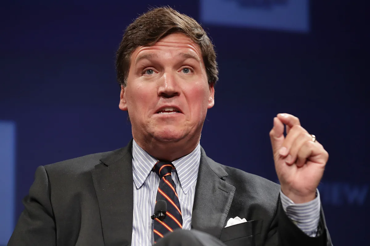 Carlson: Sekelompok Orang Jahat Ingin Menyeret AS ke Dalam Perang dengan Rusia