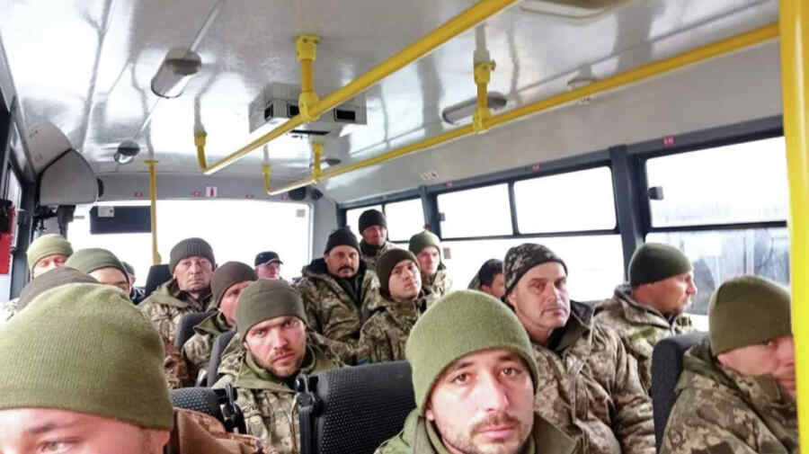 Seorang Tentara Ukraina yang Tertangkap Berjanji akan Melenyapkan Komandonya jika Ia Dimasukkan dalam Daftar Pertukaran Tawanan Perang
