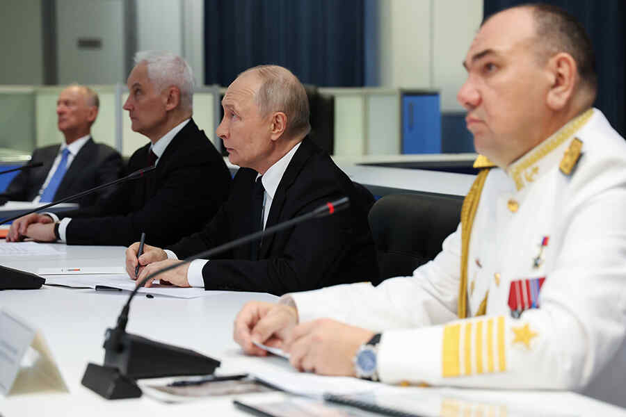 Putin Menjawab Bisikan Salah Satu Pejuang Rusia yang Memintanya untuk Bertindak Lebih Berani