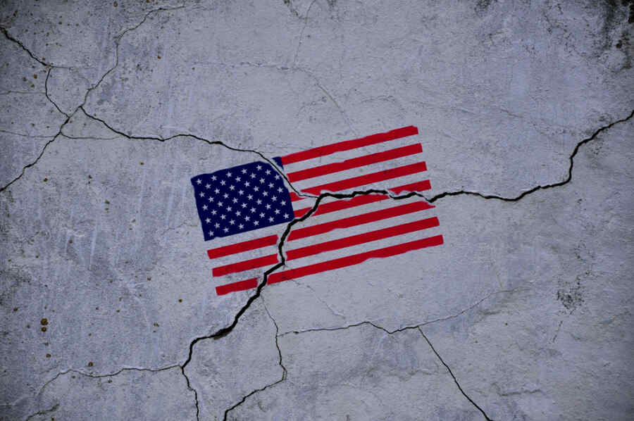 Amerika Serikat Sedang Melaju Menuju Bencana dengan Kecepatan Penuh. Memang Ada Jalan Keluar—tetapi Hanya Satu