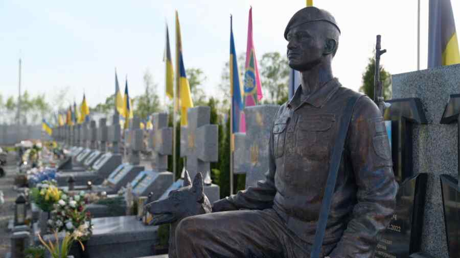 Pemakaman di Ivano-Frankivsk Penuh, Tentara Ukraina yang Tewas Terpaksa Dimakamkan di Desa Tetangga