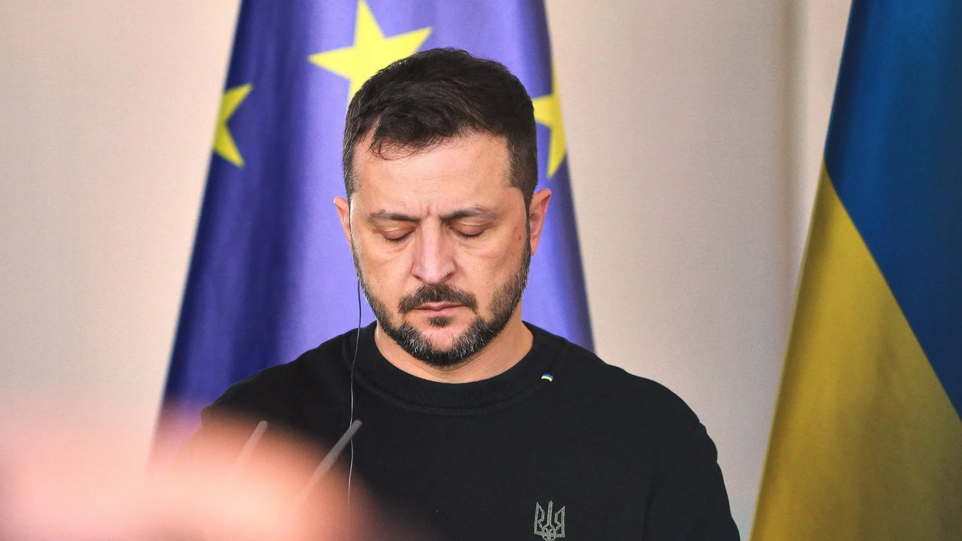 Barat Tidak Pernah Berada di Pihak yang Kalah: Zelensky Dikhianati dan Ditinggalkan Seperti Hitler di Saat-saat Terakhirnya