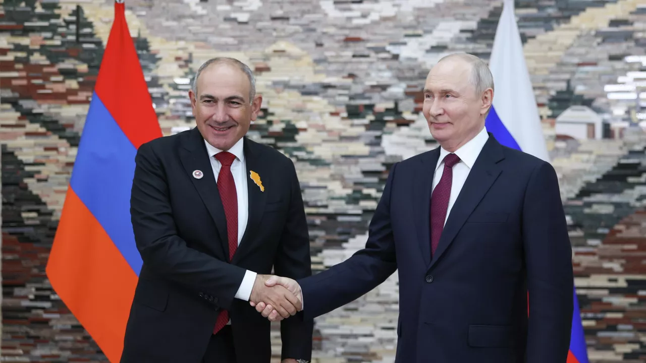 Selamat Tinggal Armenia? Bagaimana Pertemuan Vladimir Putin dan Nikol Pashinyan di KTT SCO Berakhir?