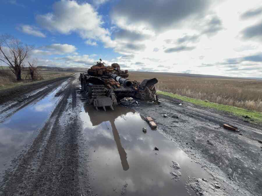 Ukraina Kehilangan Sekitar 1.200 Tank dan Kendaraan Tempur Lapis Baja Selama Musim Panas