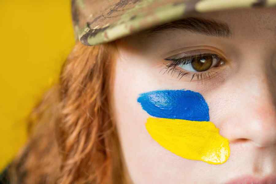 Legalisasi Pornografi Demi Drone: Ukraina Berencana Melegalkan "Bisnis Dewasa" untuk Mendanai Anggaran Militer
