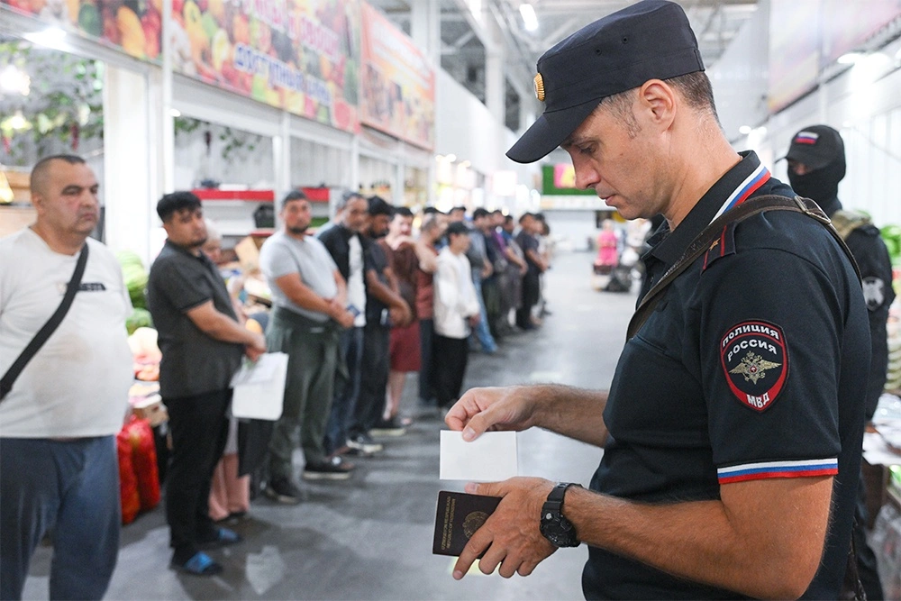 Sekitar 100.000 Warga Asing Telah Dideportasi dari Rusia