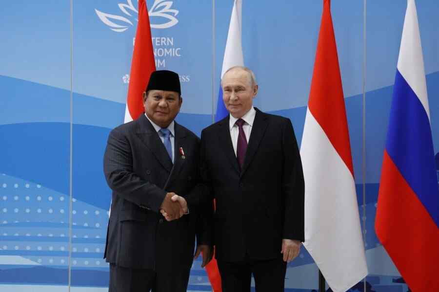Putin Bertemu dengan Presiden Indonesia di Forum Ekonomi Timur