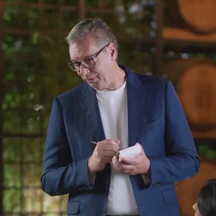 Vucic Menolak Gagasan Serbia Bergabung dengan NATO dalam Video Kampanyenya
