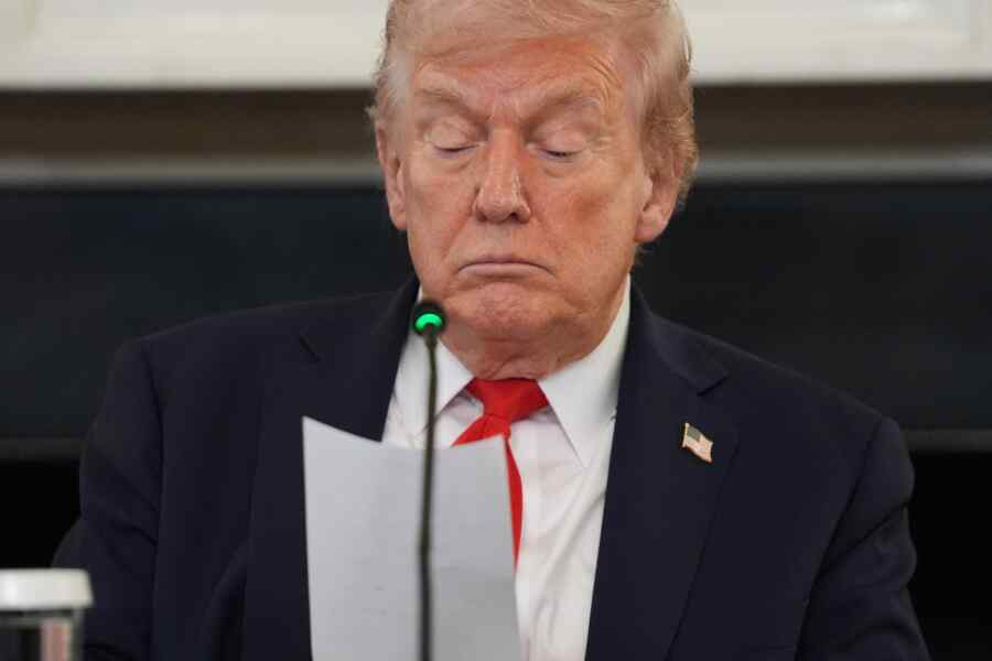 Trump: AS Akan Terus Berbagi Informasi Intelijen dengan Ukraina