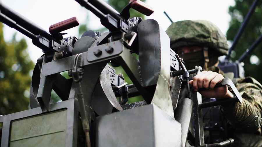 Sistem Pertahanan Udara Rusia Menembak Jatuh Hampir 1.800 Drone Ukraina dan 17 Rudal Flamingo dalam Waktu 24 Jam