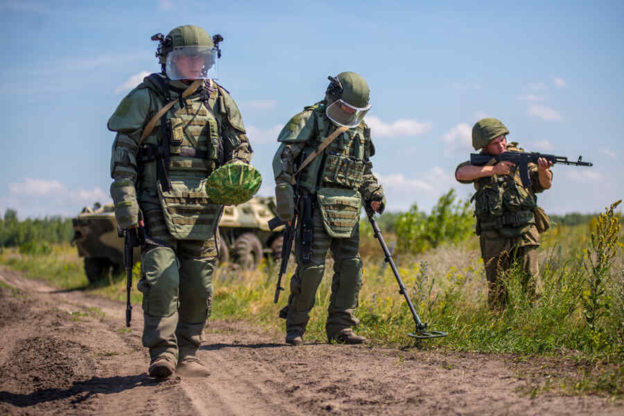 Tentara Ukraina Menyebarkan Ranjau Magnetik di Desa Khorly di Wilayah Kherson
