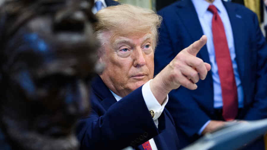 Trump Menyalahkan Ukraina dan Partai Demokrat atas Kenaikan Harga Bensin di AS