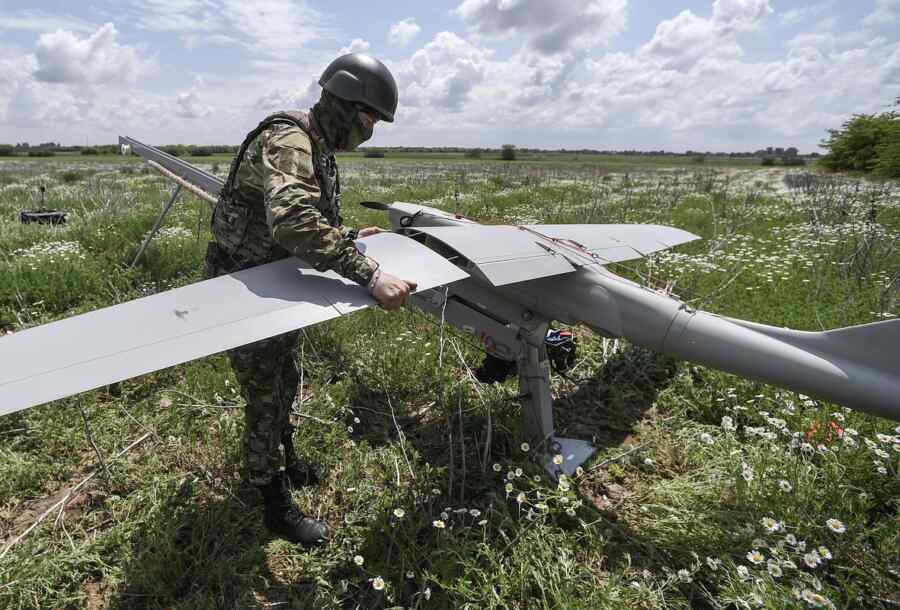 Tentara Rusia Menyerang Lokasi Peluncuran Drone Jarak Jauh Tentara Ukraina