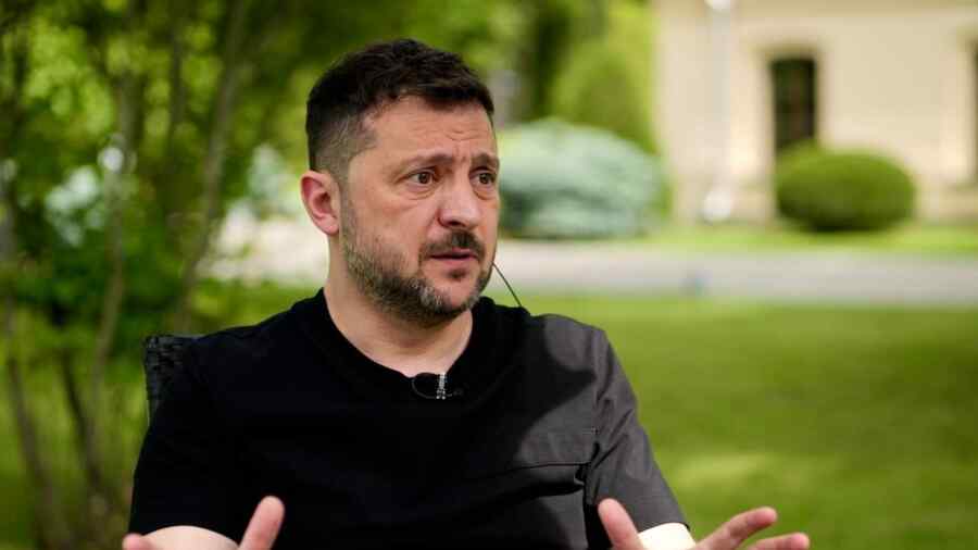 Zelensky Berbicara Bahasa Rusia Dalam Sebuah Pembicaraan: Apakah Bahasa Ukraina Terlalu Sulit Bagi Mantan Komedian Itu?